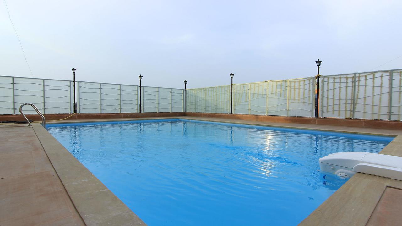 שירדי Hotel Sai Dharam Palace מראה חיצוני תמונה
