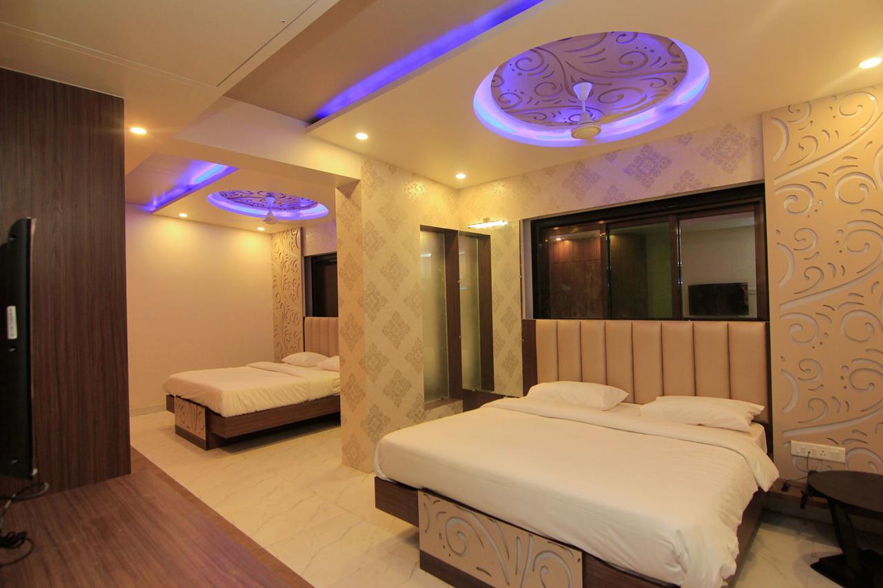 שירדי Hotel Sai Dharam Palace מראה חיצוני תמונה