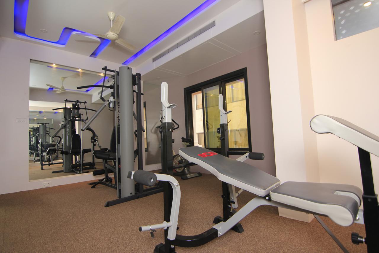 שירדי Hotel Sai Dharam Palace מראה חיצוני תמונה